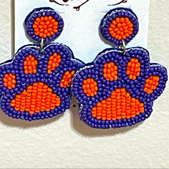 🎉🧡Orange and Purple Paw Print Beaded Earrings - Picture 1 of 1